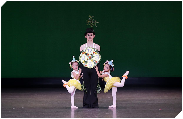 平多久美子舞踊研究所 たんぽぽバレエ「森の大きなポッポ時計」