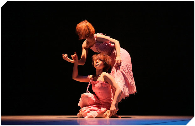 蜂須賀紀子舞踊研究所「不透明に咲いた花の欠片」
